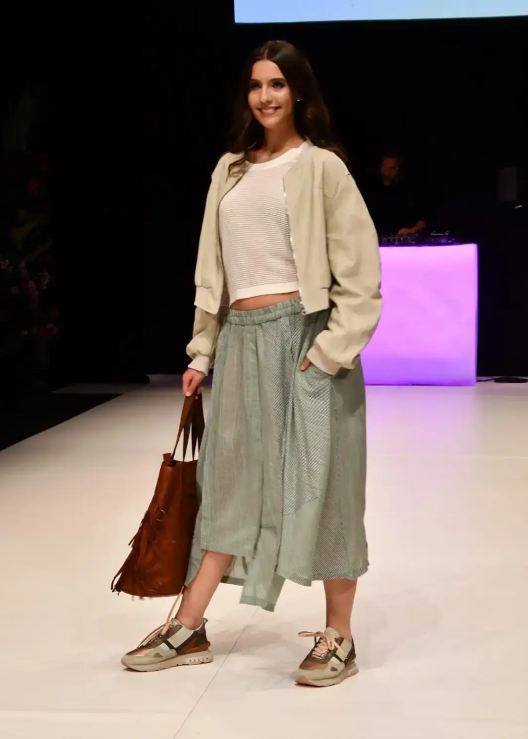 Cazadora bomber beige