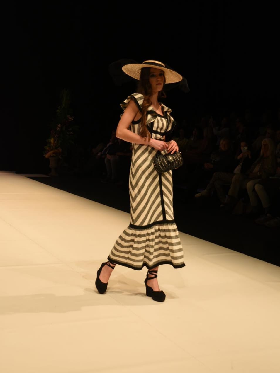 Vestido Irene largo a rayas con volantes