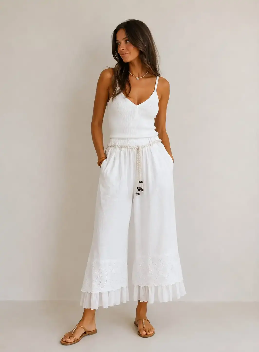 Pantalón de Lino con Volantes y Detalles Bordados