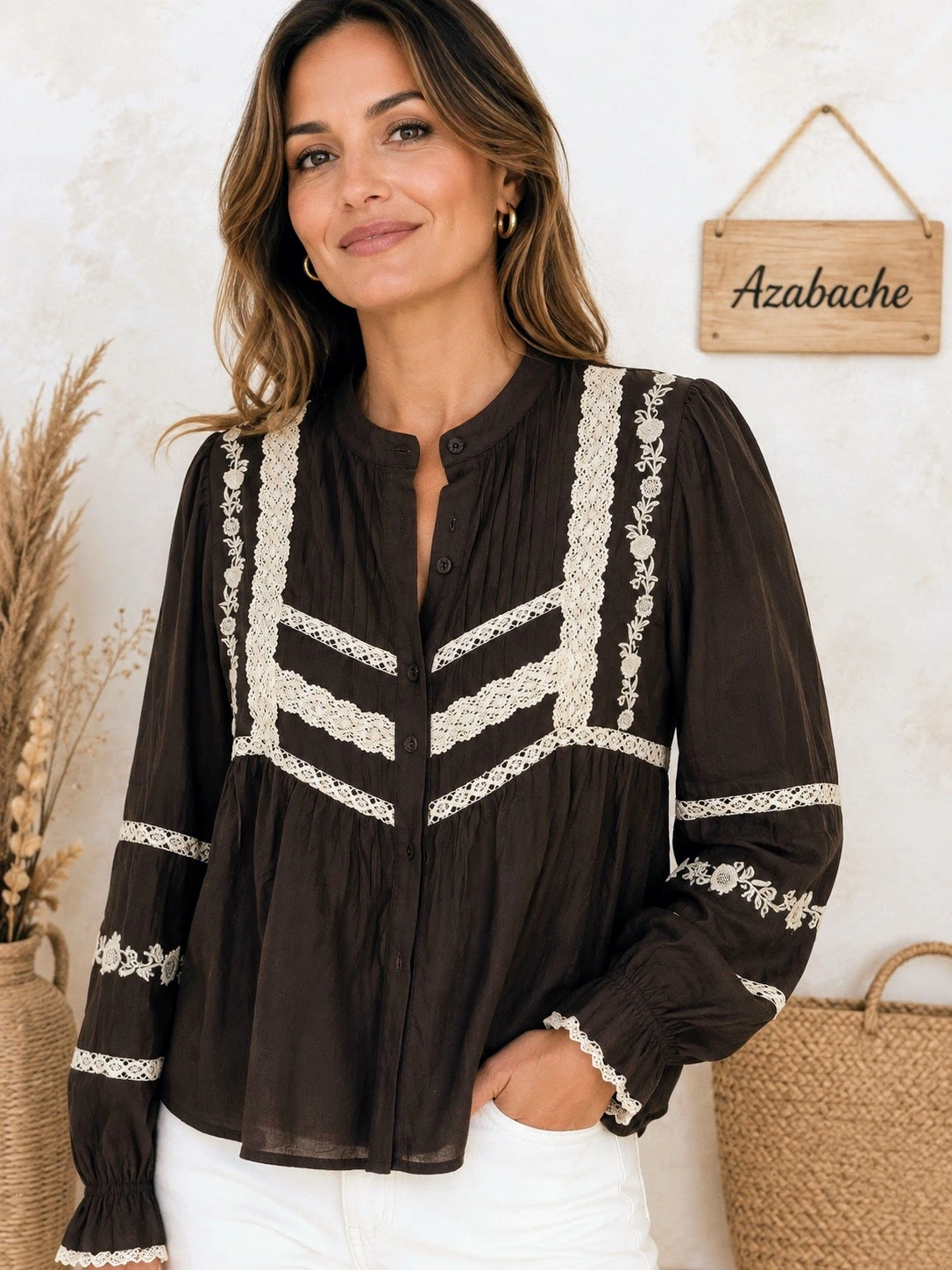 Camisa  Marrón Fluida de Tencel con Bordados Florales y Puntillas